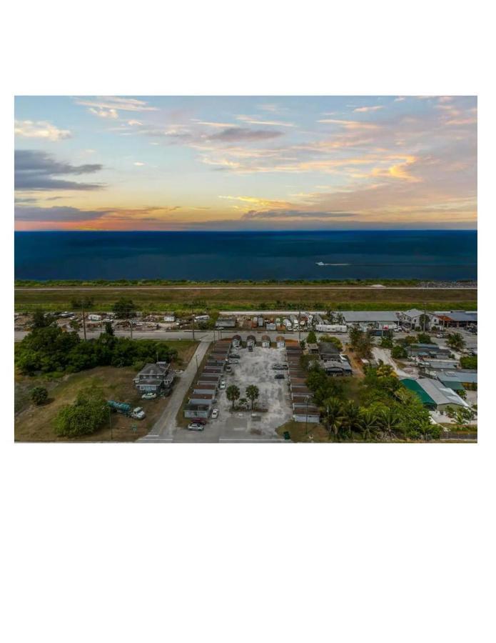 Modern Studio Retreat With King Bed - Cozy Comfort Pahokee Εξωτερικό φωτογραφία